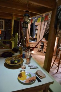 interieur-cabane-salle-a-manger
